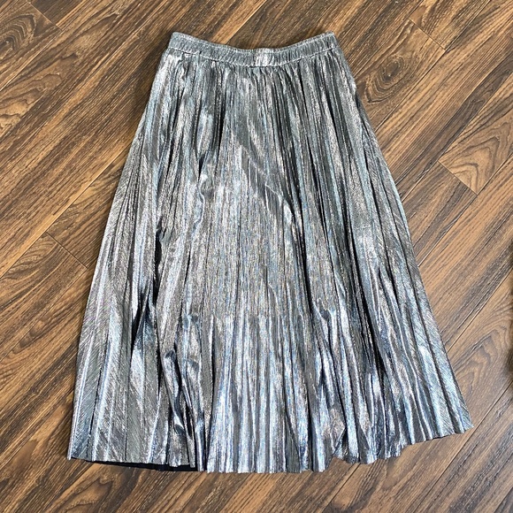 Silver Metallic Pleated Midi Skirt - Picture 1 of 1